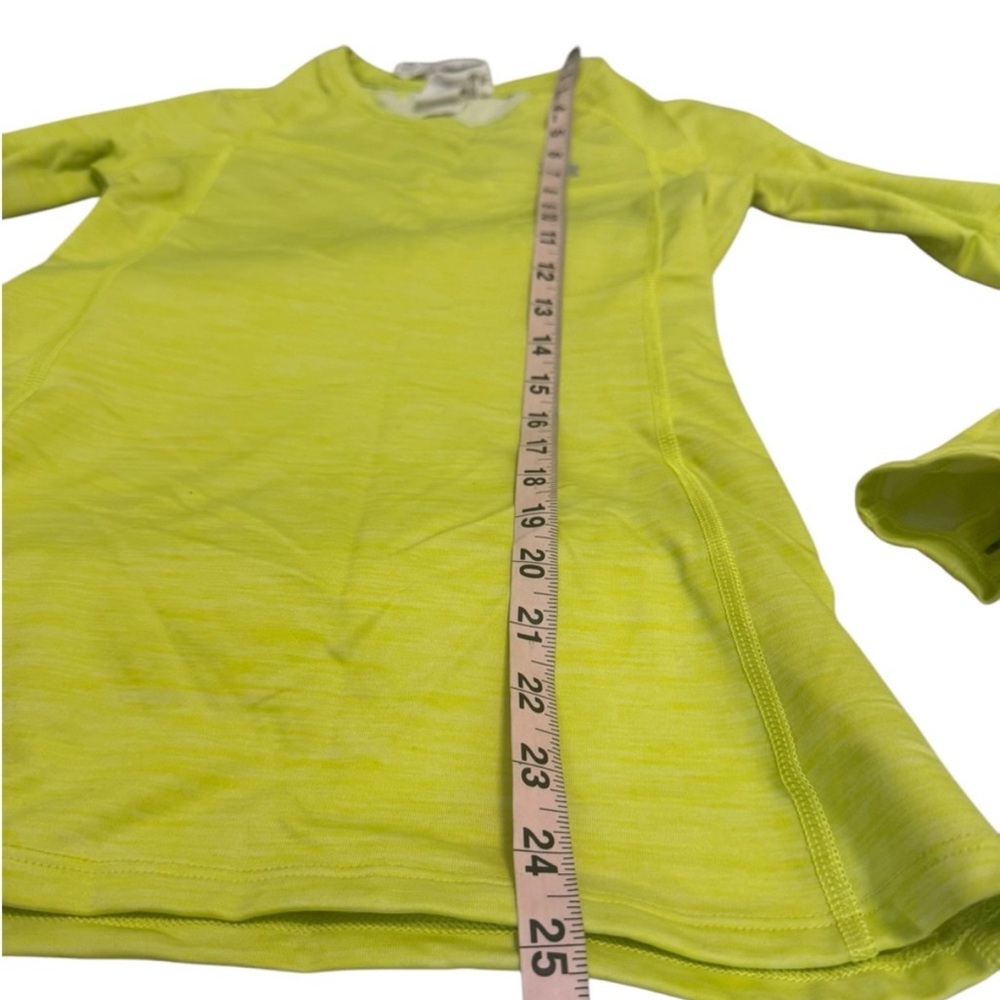 Under Armor Cold Gear Thumb Hole Long Sleeve Base Gear Women’s Size XS in Lime